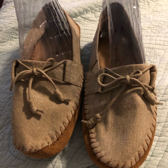 bearpaw moccasins